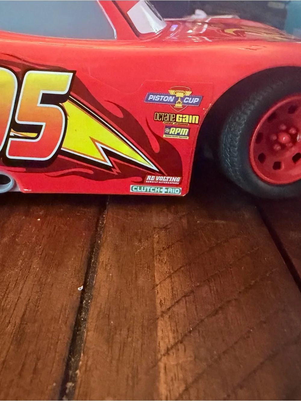 Lightning McQueen Remote Control Race Car w/ Remote